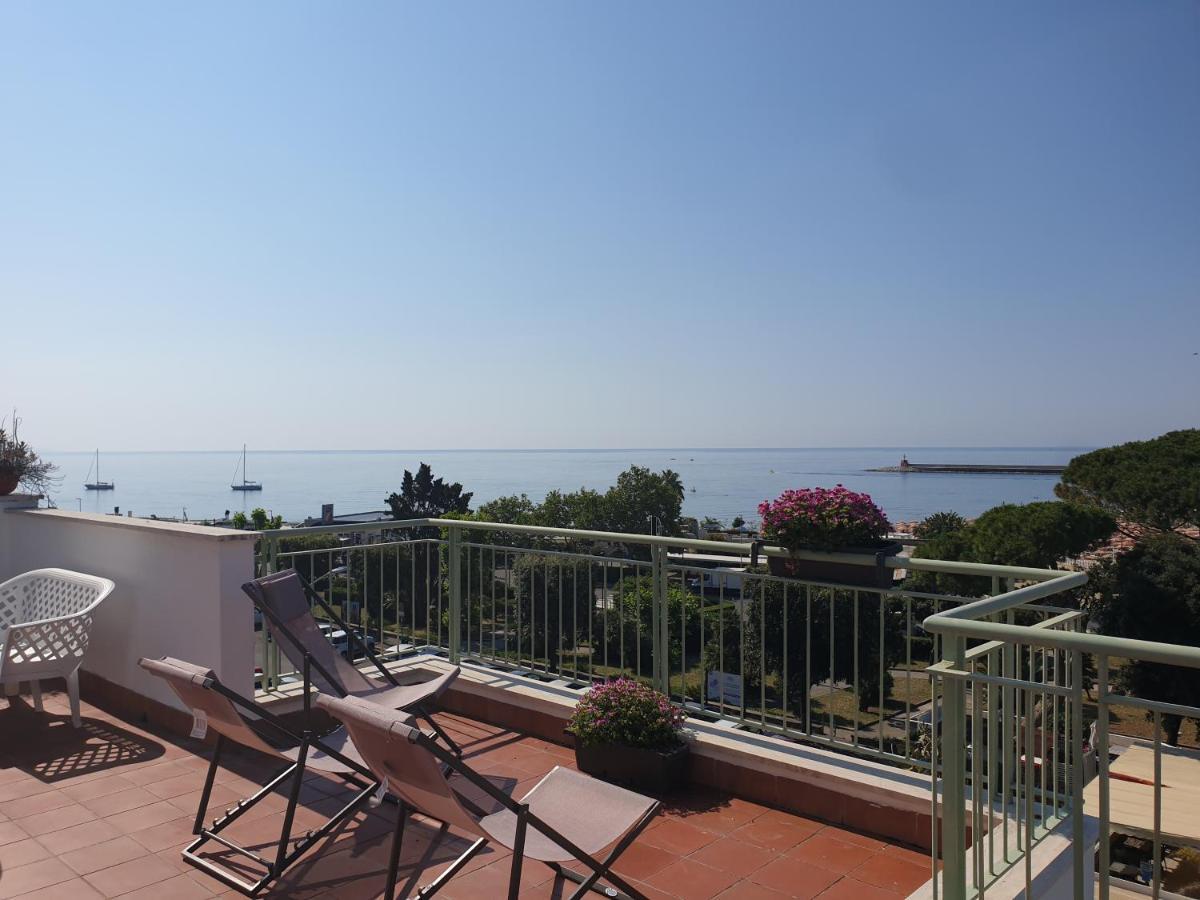 Reale Apartments Terracina Exterior foto
